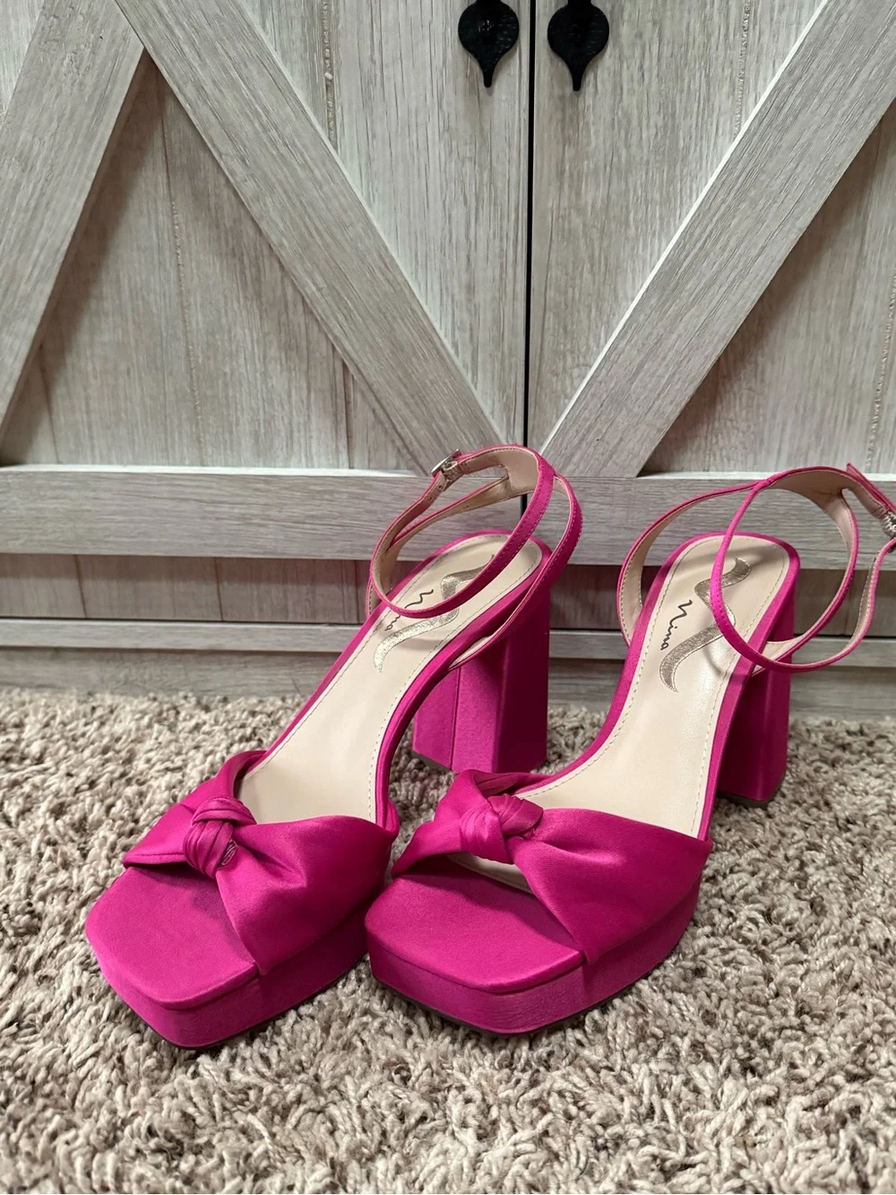 Nina Hot Pink Knot Platform Block Heel Sandals (9.5-10)